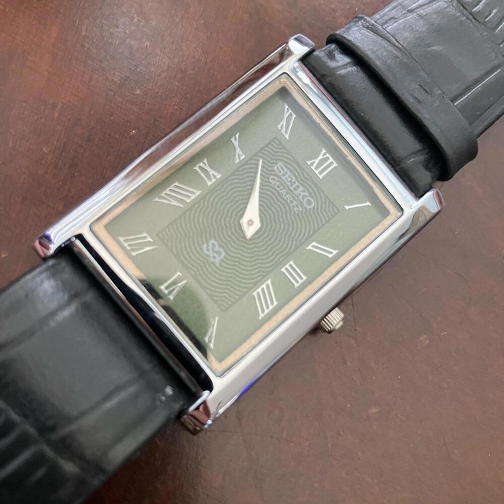 Seiko 33mm Mint Condition RARE Vintage Green Dial Rectangular Mens‎ Watch